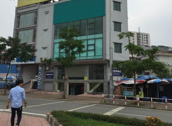 Cần bán nhà mặt phố Hàng Mã, dt 40m2, mt 15m, tiện kinh doanh