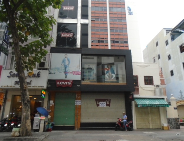 Cần bán gấp nhà mặt phố Hàng Quạt, DT 192.6m2, MT 6.2m, vuông vắn, xây 4 tầng