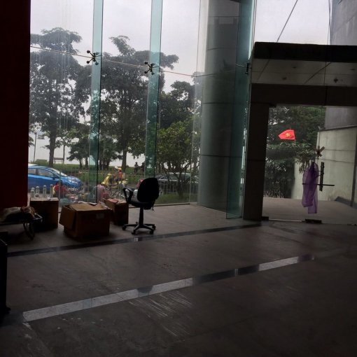 Cần bán nhà đất mặt phố Trích Sài, diện tích lớn, view Hồ Tây