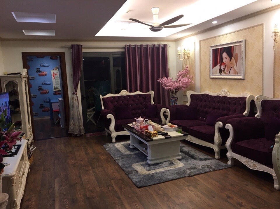 Bán nhà mặt hồ Tây, mặt phố Vệ Hồ, DT 219m2 x 4 tầng, MT 15m